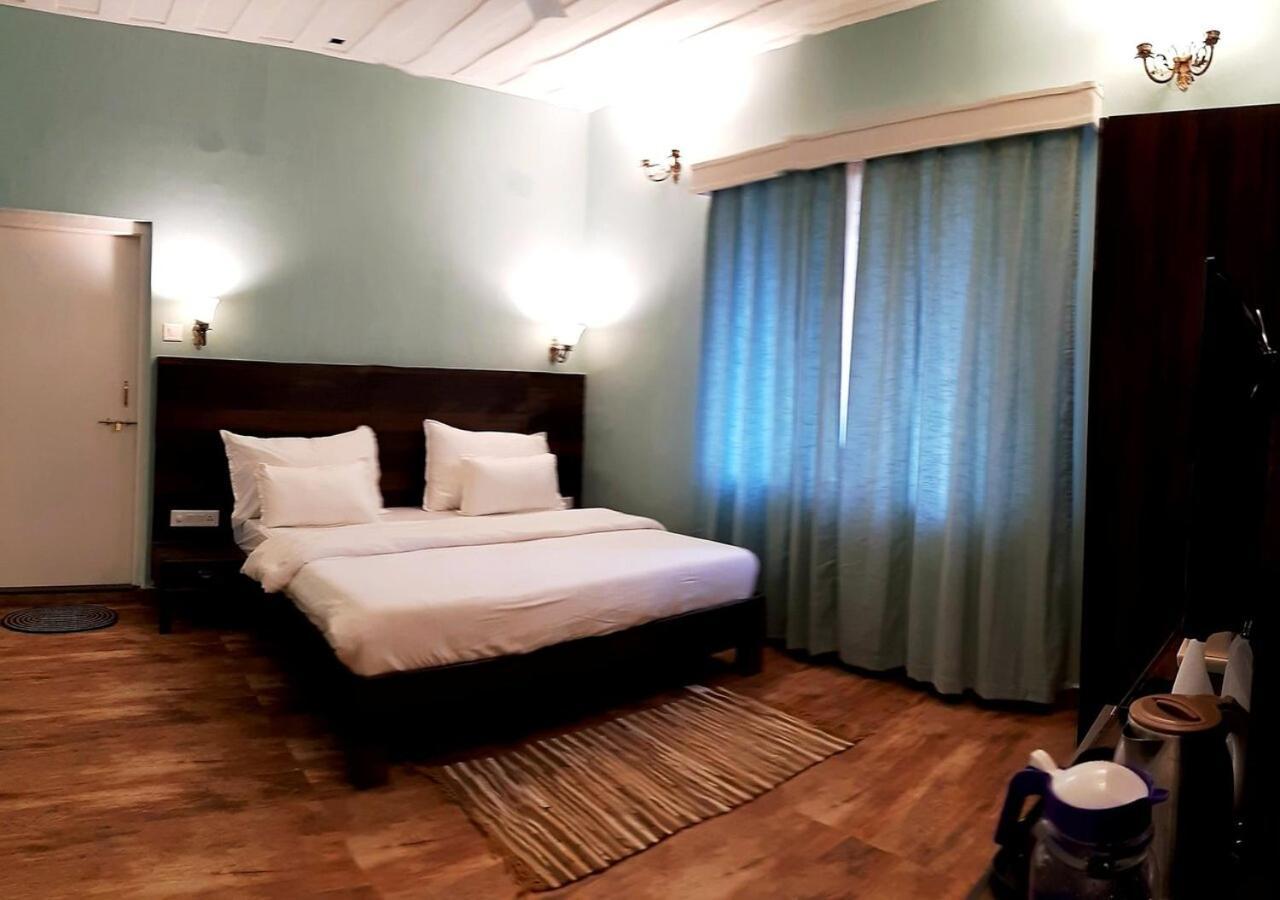 Greendale Resort Pachmarhi Exterior photo