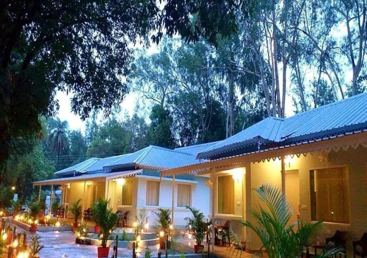 Greendale Resort Pachmarhi Exterior photo