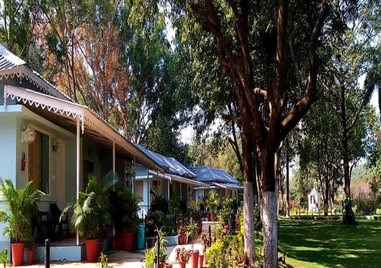Greendale Resort Pachmarhi Exterior photo
