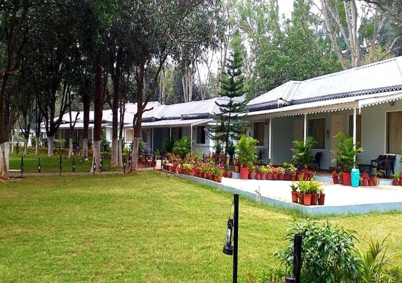Greendale Resort Pachmarhi Exterior photo