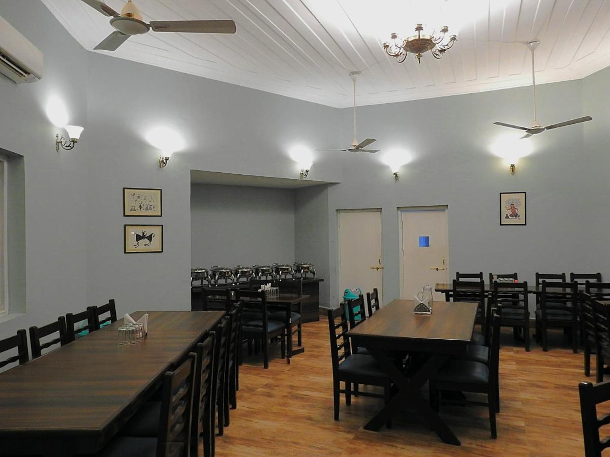 Greendale Resort Pachmarhi Exterior photo