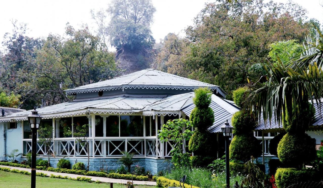 Greendale Resort Pachmarhi Exterior photo